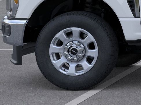 New 2025 Ford F250 XLT image 19