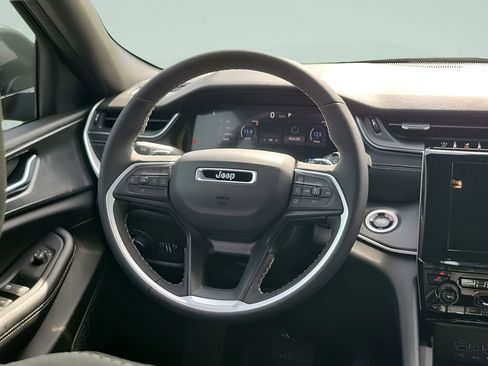 New 2025 Jeep Grand Cherokee L Laredo w/ Luxury Tech Group I image 27