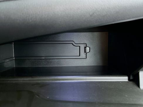 Used 2024 Toyota Camry SE w/ Convenience Package image 32