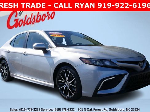 Used 2022 Toyota Camry SE w/ Convenience Package image 1