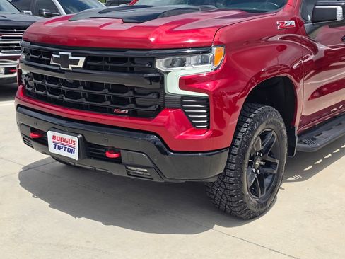 Used 2024 Chevrolet Silverado 1500 LT Trail Boss w/ LT Trail Boss Premium Package AWD/4WD image 9