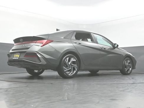 Used 2025 Hyundai Elantra SEL FWD image 50