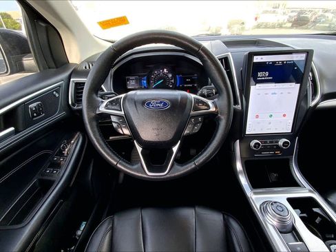 Used 2022 Ford Edge Titanium image 5