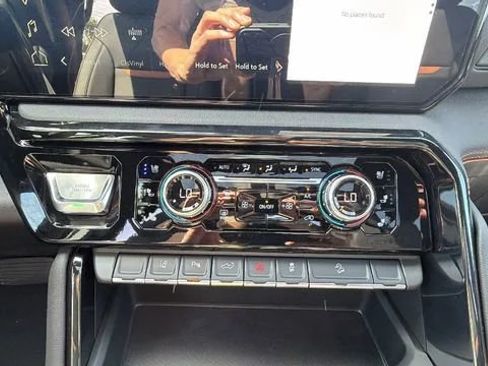 New 2026 GMC Sierra 2500 AT4 w/ Technology Package AWD/4WD image 22