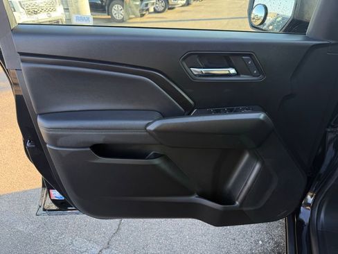 Used 2024 Chevrolet Colorado LT w/ LT Convenience Package image 18
