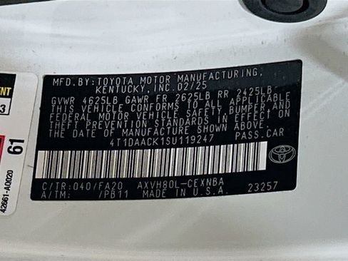 Used 2025 Toyota Camry LE w/ Convenience Package FWD image 27
