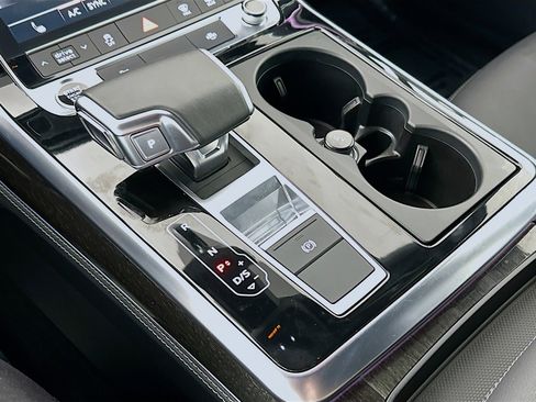 Certified 2025 Audi Q7 Premium Plus image 17
