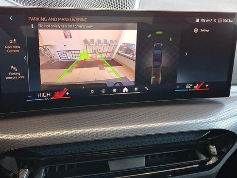 Certified 2025 BMW 330i xDrive Sedan w/ Convenience Package image 20