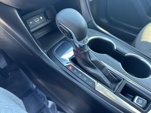 Used 2022 Chevrolet Equinox LT image 23