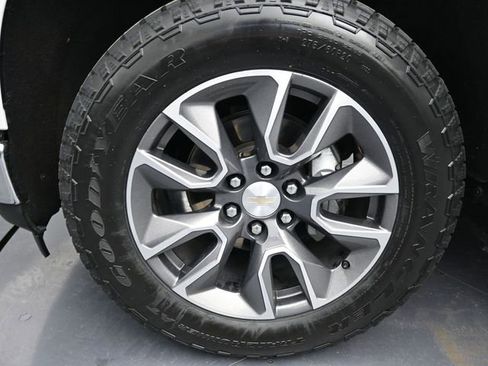 Used 2021 Chevrolet Silverado 1500 LT image 25