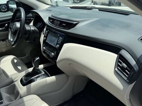 Used 2018 Nissan Rogue Sport SL FWD image 18