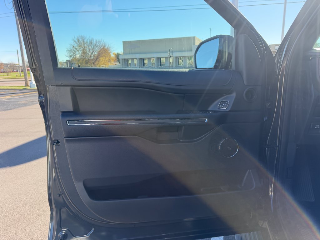 Certified 2024 Ford Expedition Limited AWD/4WD image 13