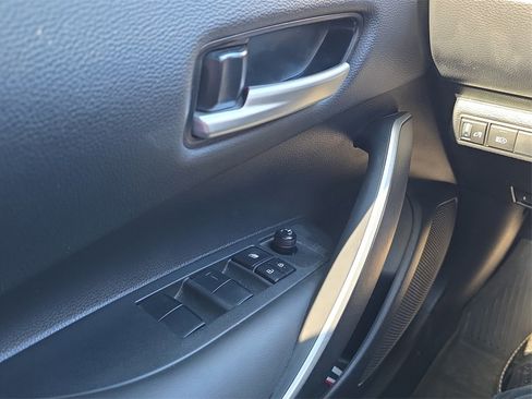 Used 2022 Toyota Corolla SE image 11
