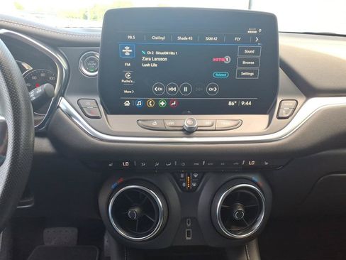 Used 2025 Chevrolet Blazer LT FWD image 10