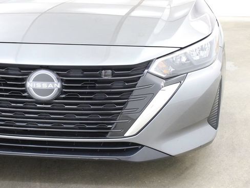 Used 2025 Nissan Sentra S FWD image 8
