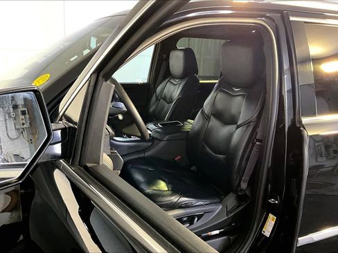 Used 2015 Cadillac Escalade Platinum AWD/4WD image 8