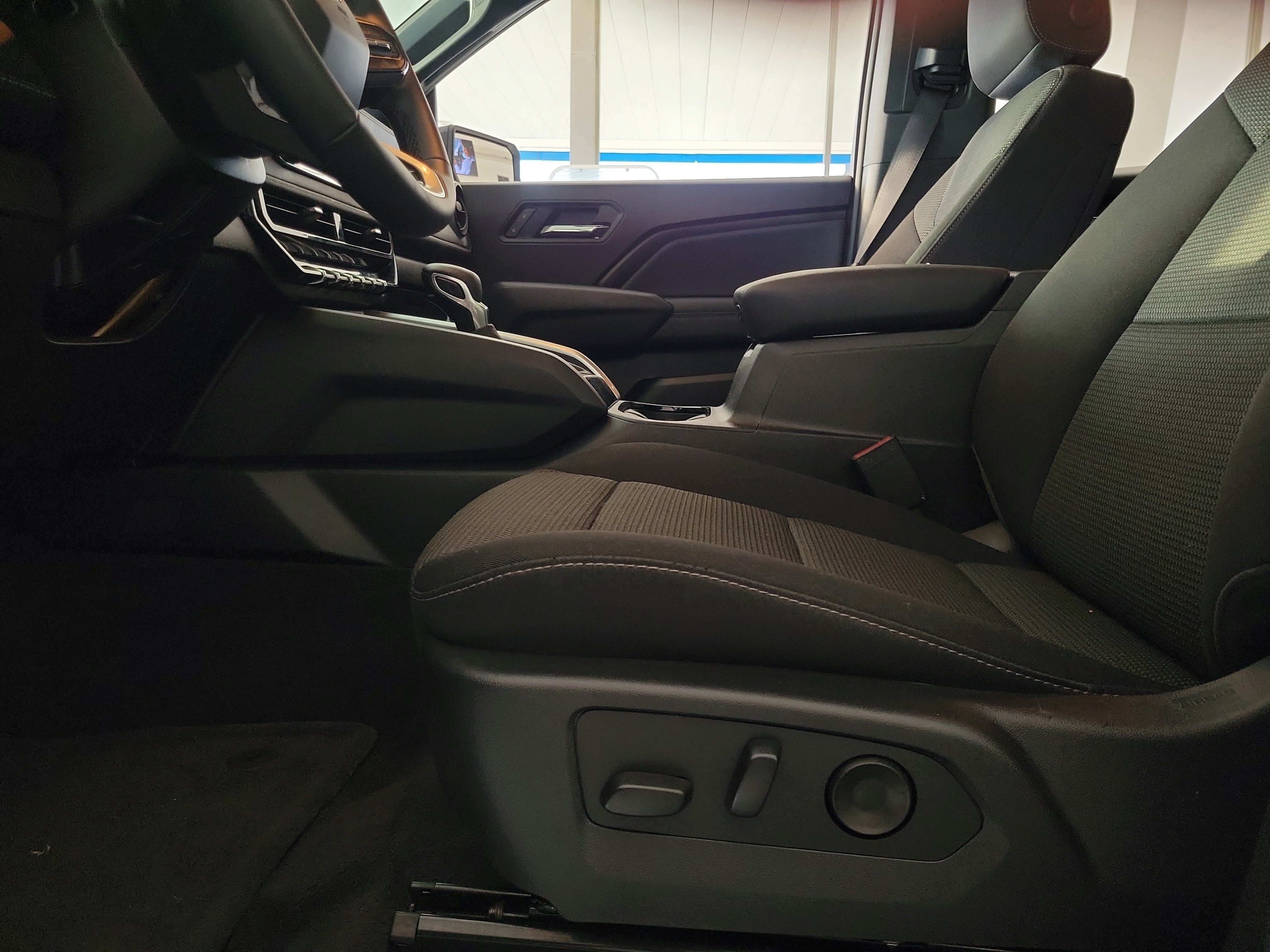 Used 2026 Chevrolet Colorado LT RWD image 17