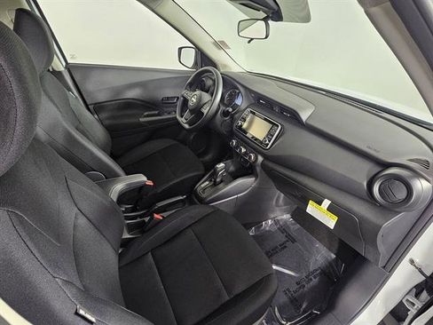 New 2025 Nissan Kicks S image 18
