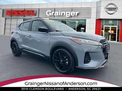 Used 2024 Nissan Kicks SR image 1