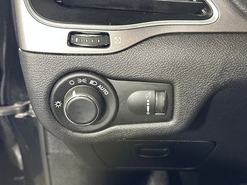 Used 2020 Jeep Cherokee Latitude image 19