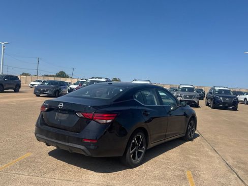Certified 2025 Nissan Sentra SV FWD image 19