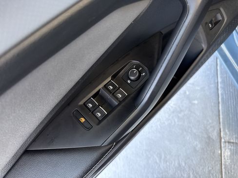 Used 2025 Volkswagen Jetta SE w/ Black Wheel Package FWD image 14