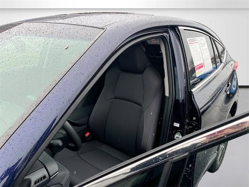 Used 2024 Toyota Venza LE image 19