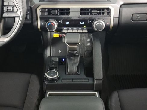 Used 2024 Toyota Tacoma SR5 AWD/4WD image 24