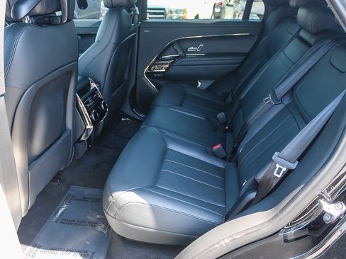 Used 2024 Land Rover Range Rover Sport SE AWD/4WD image 19