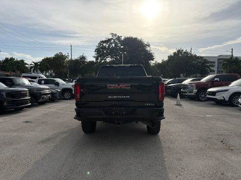 Used 2023 GMC Sierra 2500 AT4 w/ AT4 Preferred Package AWD/4WD image 6