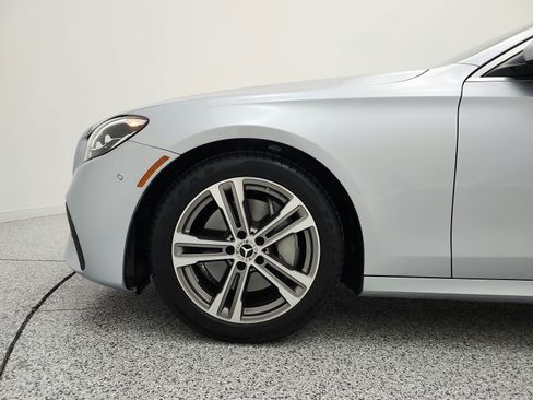 Used 2022 Mercedes-Benz E 350 Sedan image 18