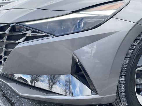 Used 2023 Hyundai Elantra Limited image 36