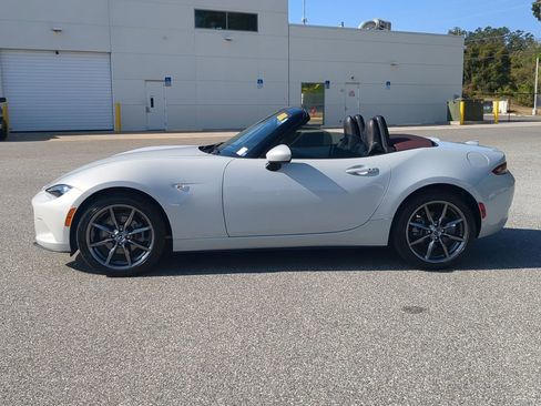 Used 2018 MAZDA MX-5 Miata Grand Touring image 16