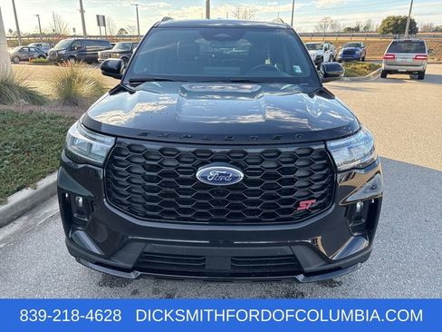 Used 2025 Ford Explorer ST image 8