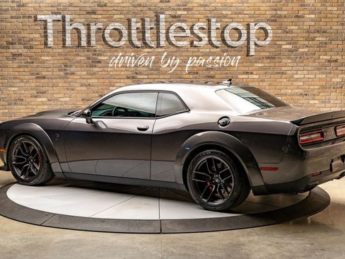 Used 2018 Dodge Challenger SRT Hellcat image 6