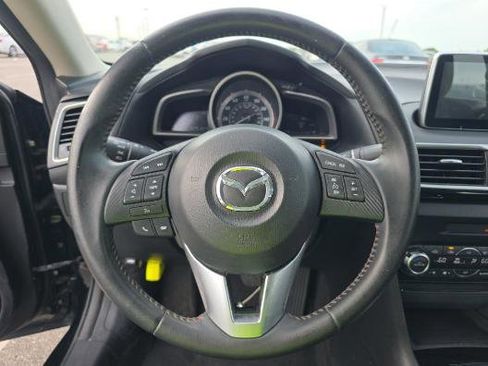 Used 2016 MAZDA MAZDA3 i Touring w/ Popular Equipment Package FWD image 5