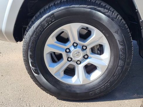 Used 2023 Toyota 4Runner SR5 AWD/4WD image 10