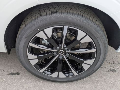 New 2026 Volvo XC60 B5 Plus w/ Protection Package Premier image 17