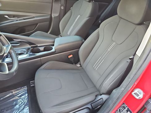 Used 2023 Hyundai Elantra SEL w/ Convenience Package FWD image 15