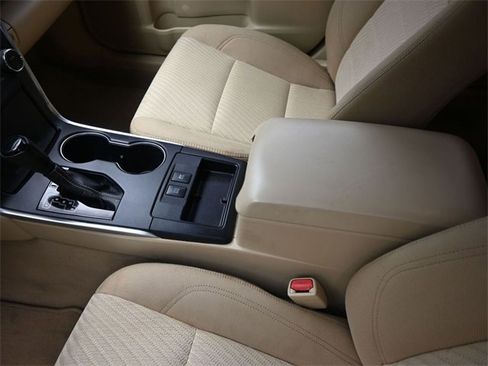 Used 2015 Toyota Camry LE image 19