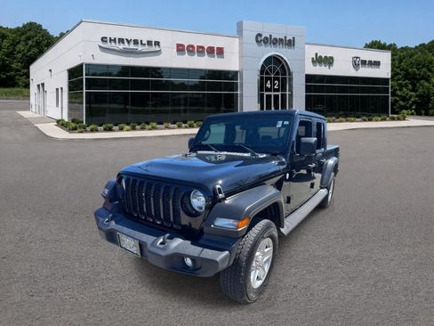 Used 2020 Jeep Gladiator Sport w/ Quick Order Package 24S AWD/4WD image 2