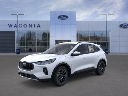New 2026 Ford Escape SE image 1