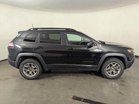 Used 2022 Jeep Cherokee Trailhawk image 8