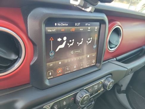 Used 2023 Jeep Wrangler Rubicon w/ Cold Weather Group AWD/4WD image 25