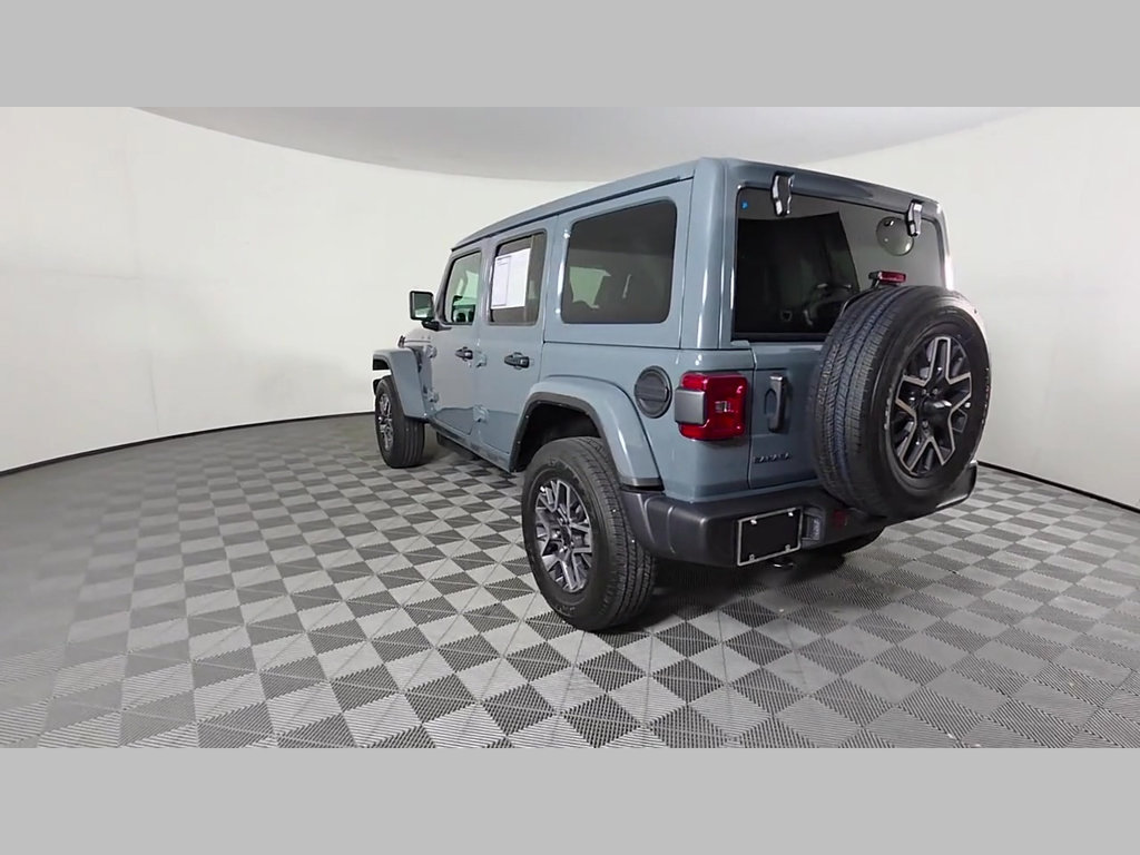 Used 2026 Jeep Wrangler Unlimited Sahara AWD/4WD image 41