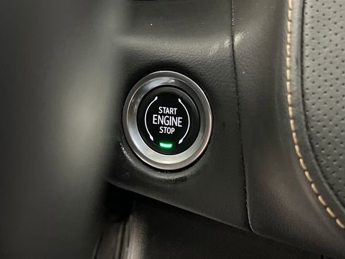 Used 2022 GMC Yukon XL AT4 AWD/4WD image 53