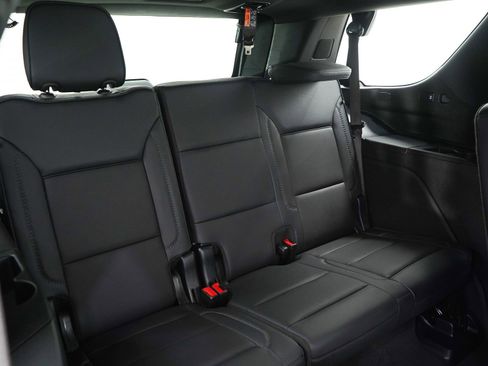 Used 2025 GMC Yukon Denali AWD/4WD image 14