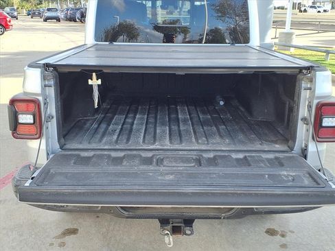Used 2022 Jeep Gladiator Overland w/ Popular Equipment Package image 25