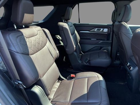 New 2026 Ford Explorer Platinum AWD/4WD image 12