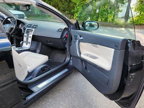 Used 2012 Volvo C70 T5 w/ Climate Pkg image 28